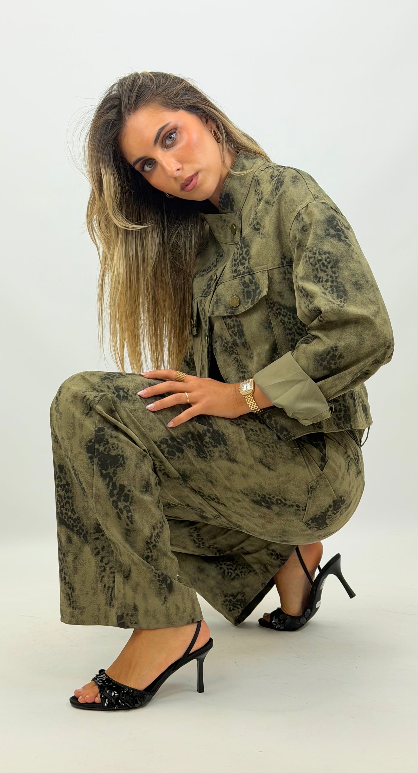 Calça elástica meia-estação camuflado tons verde