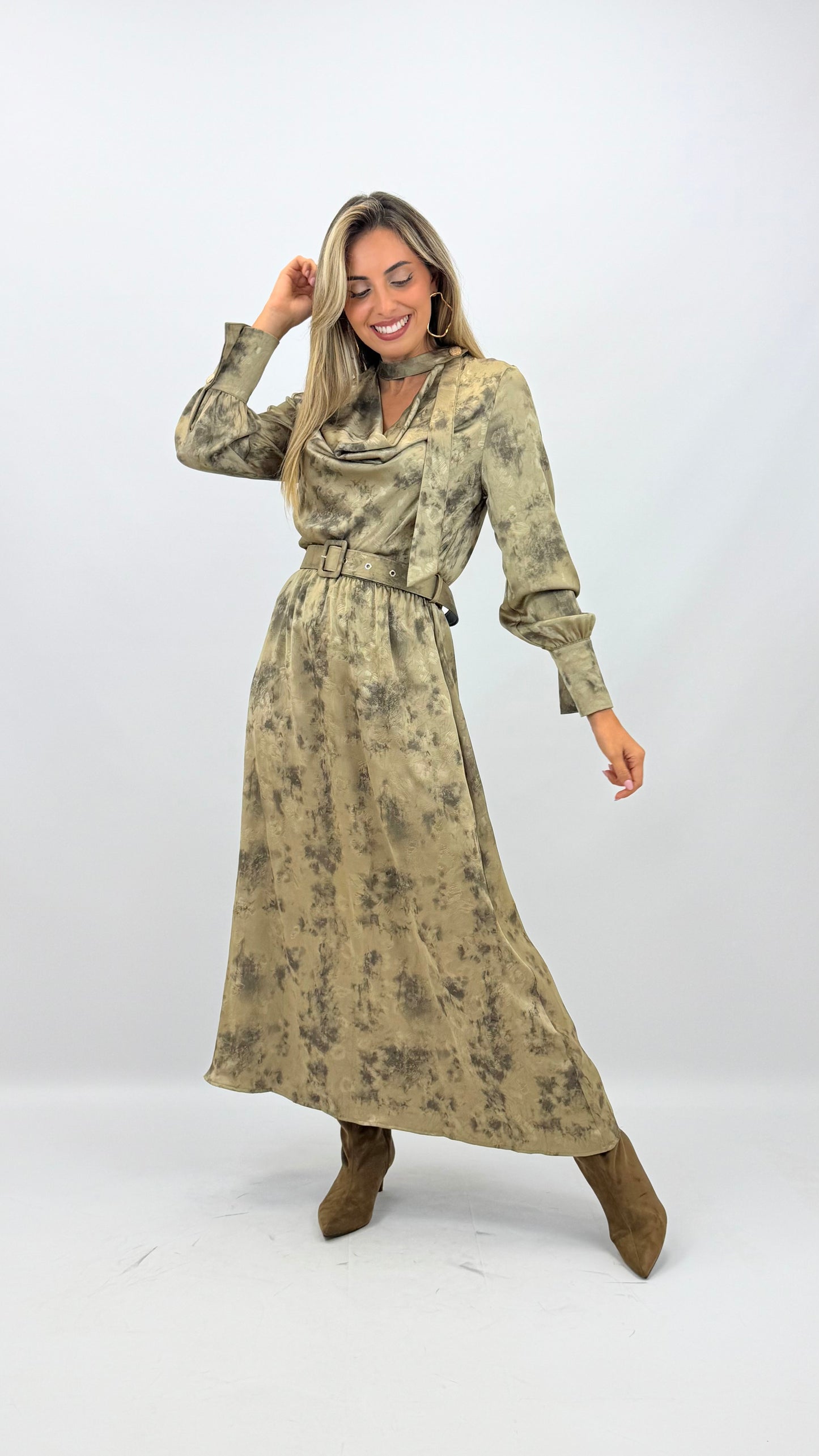 Vestido acetinado verde