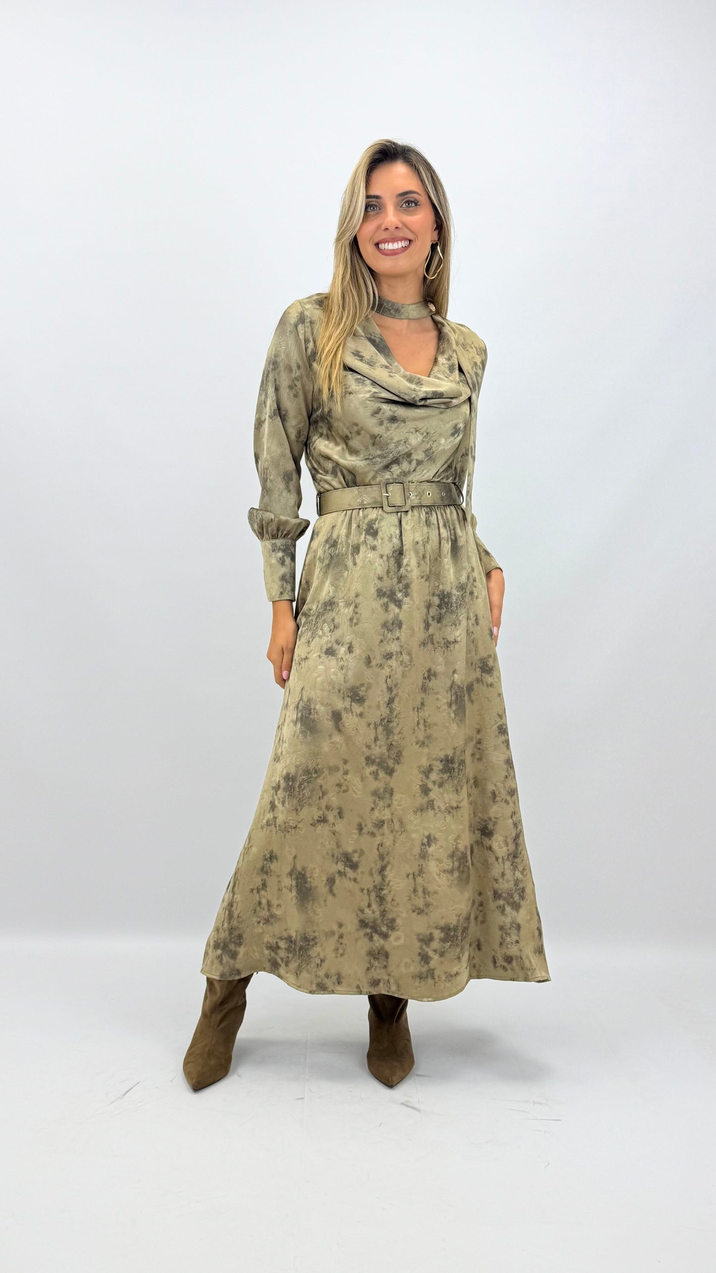 Vestido acetinado verde