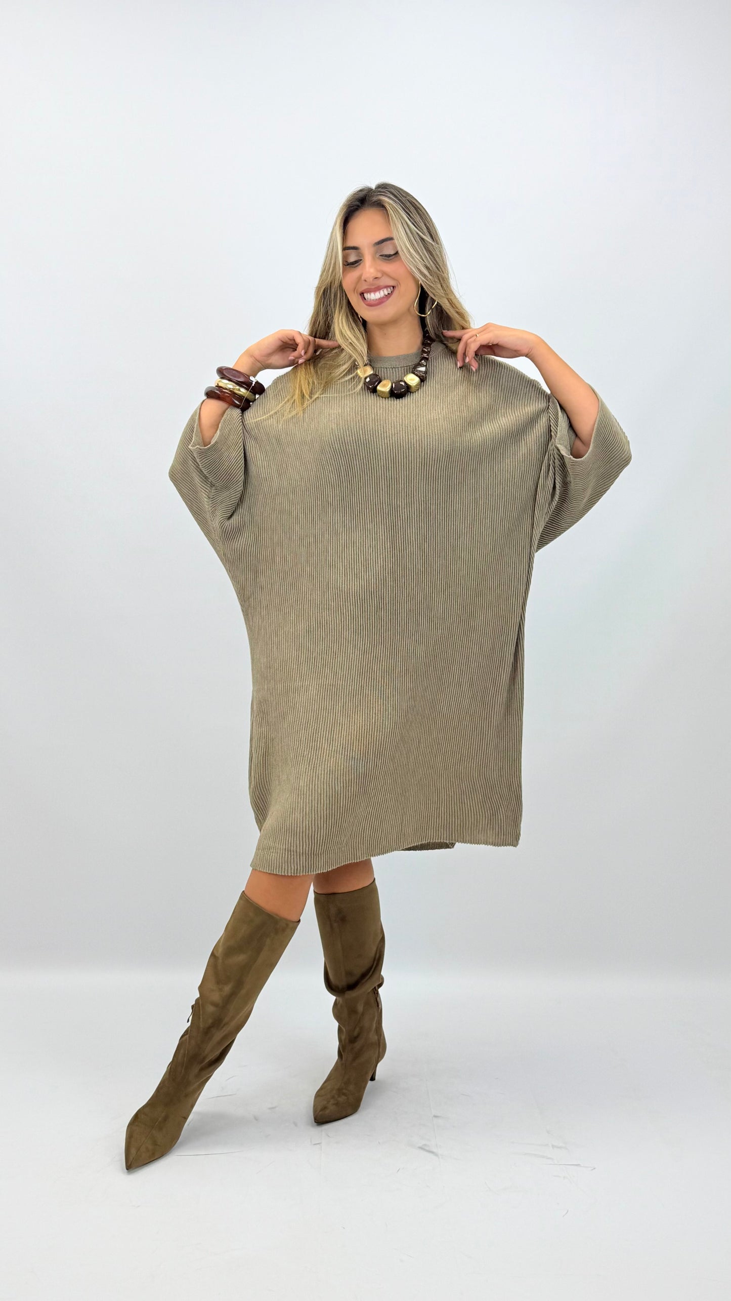 Vestido malha canelada taupe