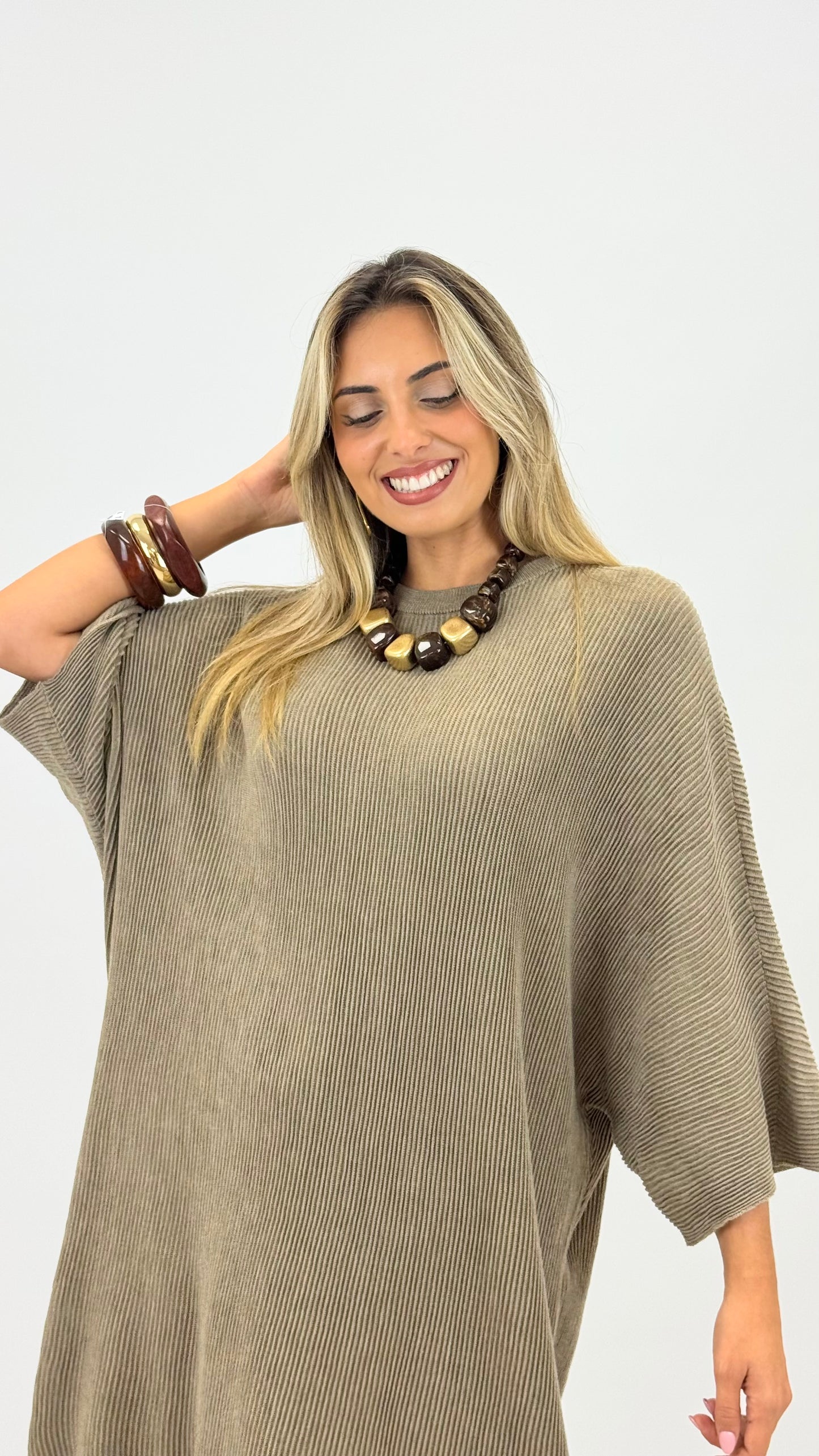 Vestido malha canelada taupe