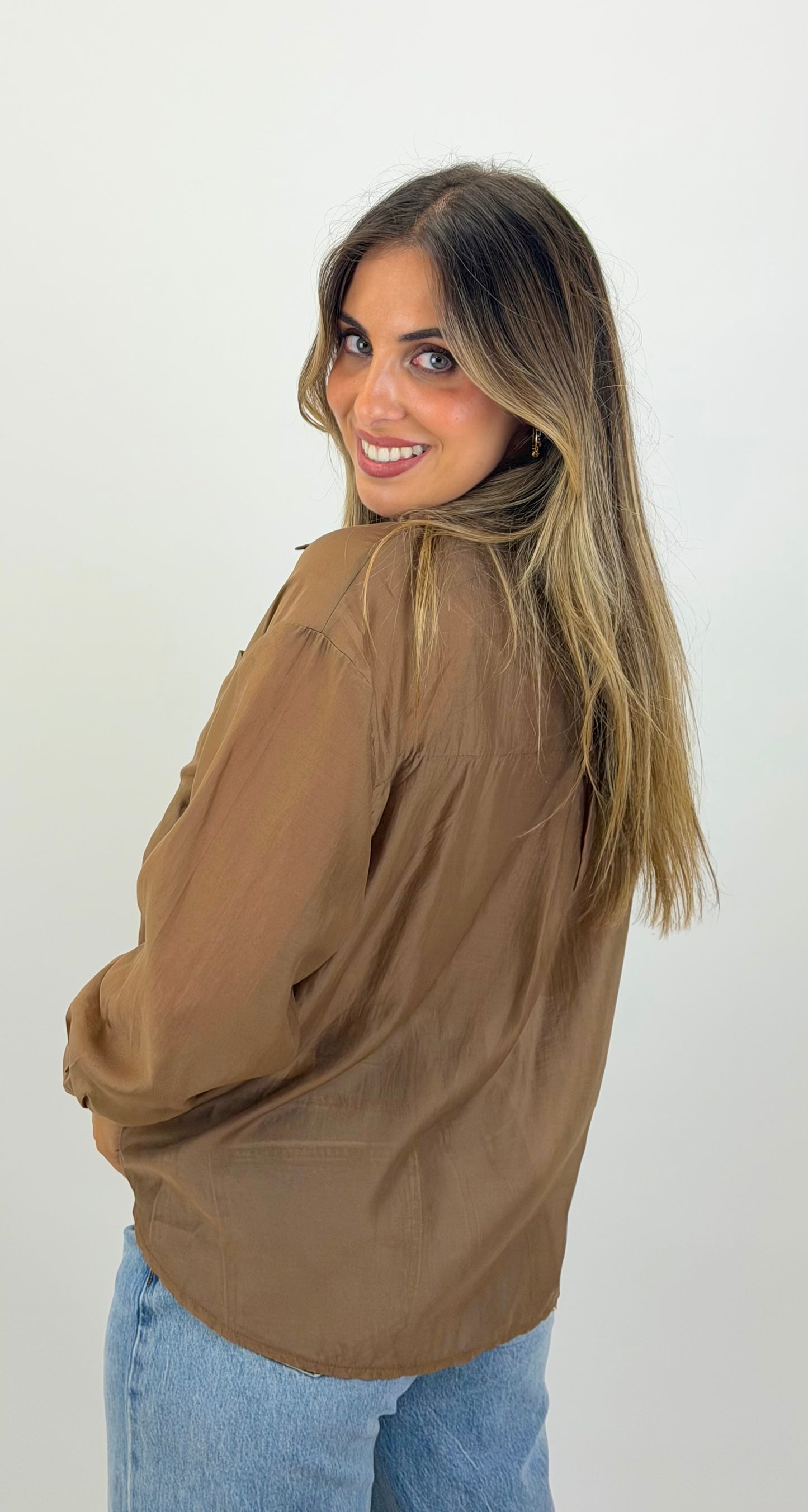 Blusa camel com top interior rendado