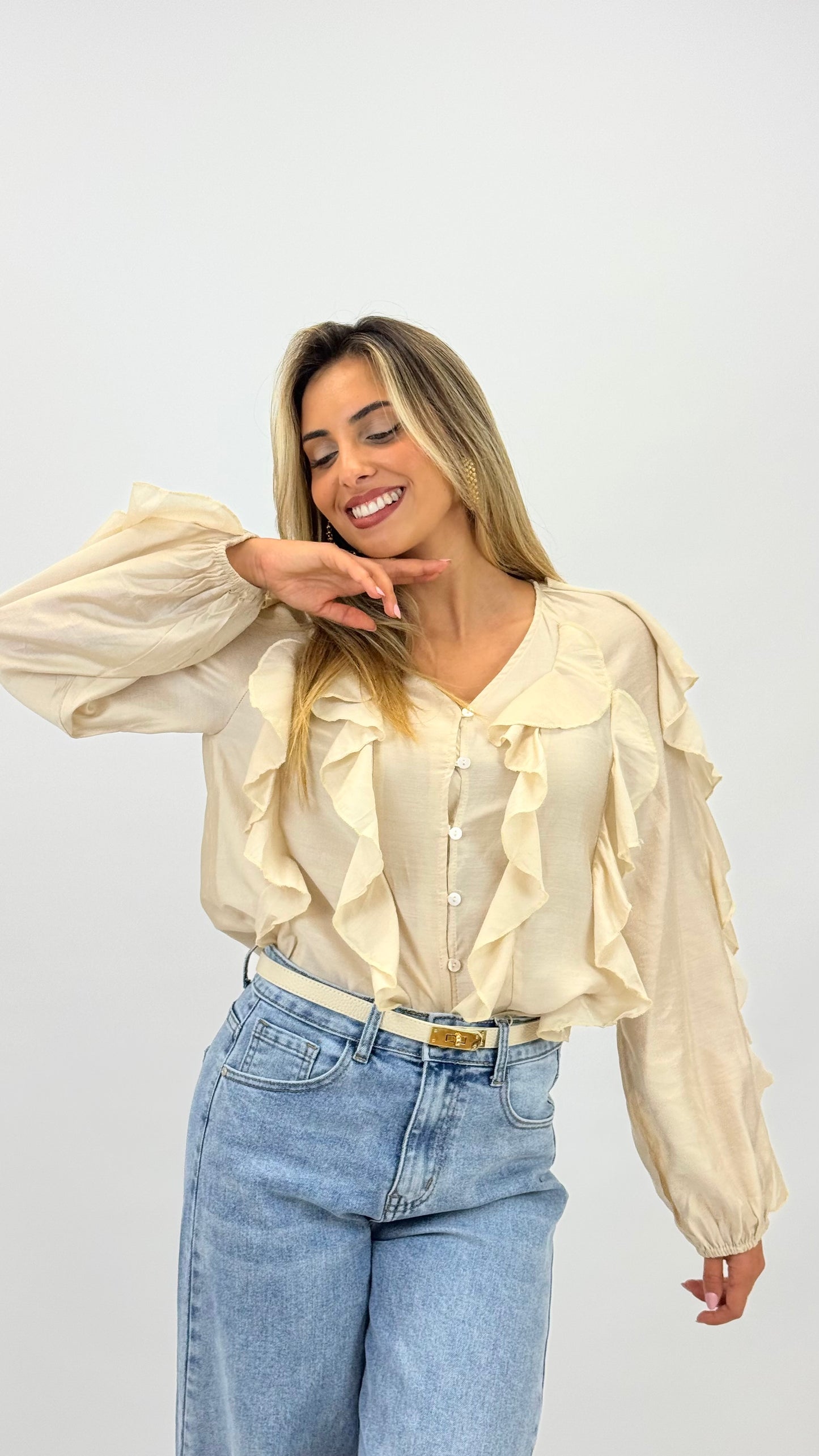 Blusa com folhos creme