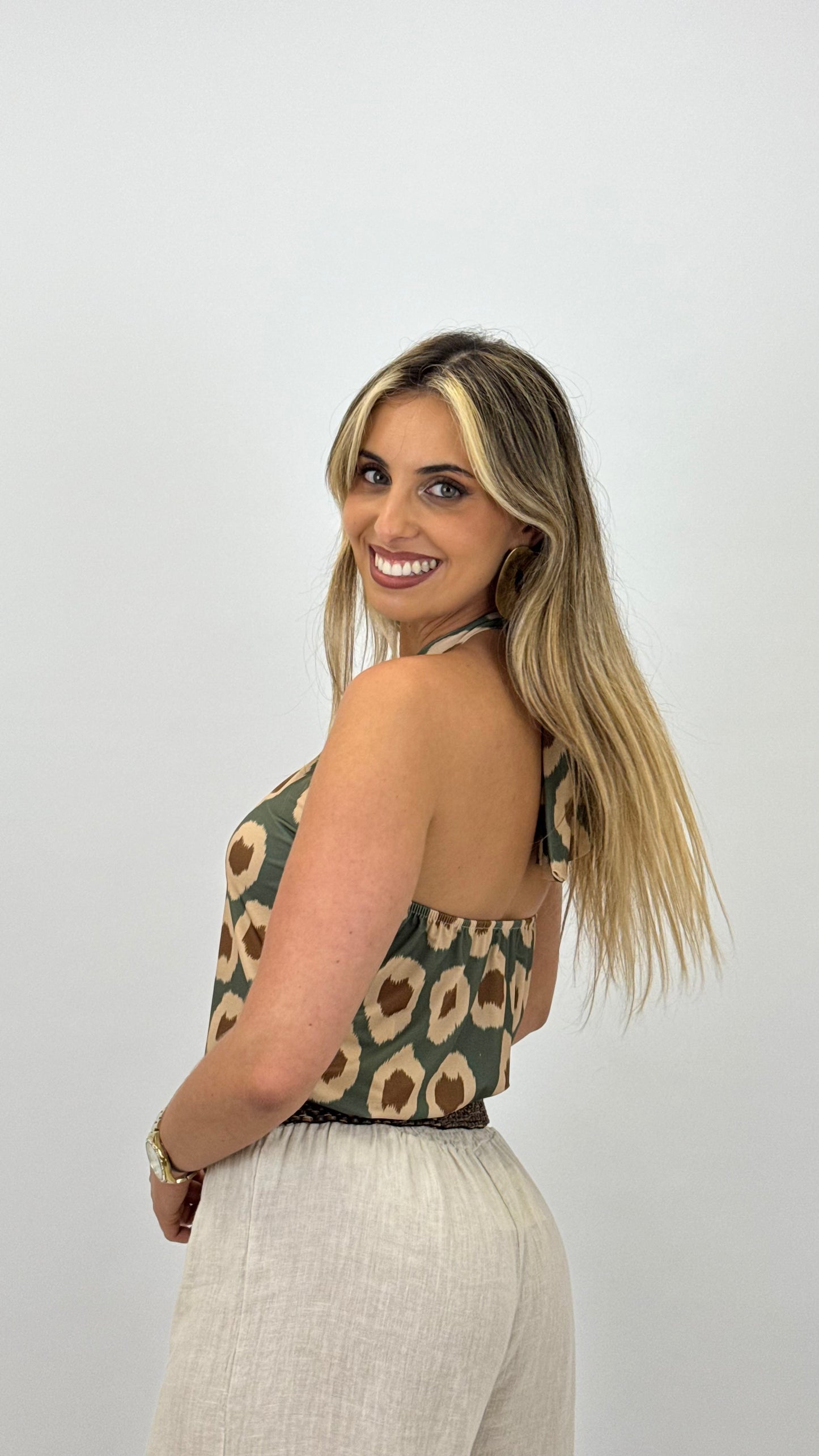 Top malha-fria tons verde e camel