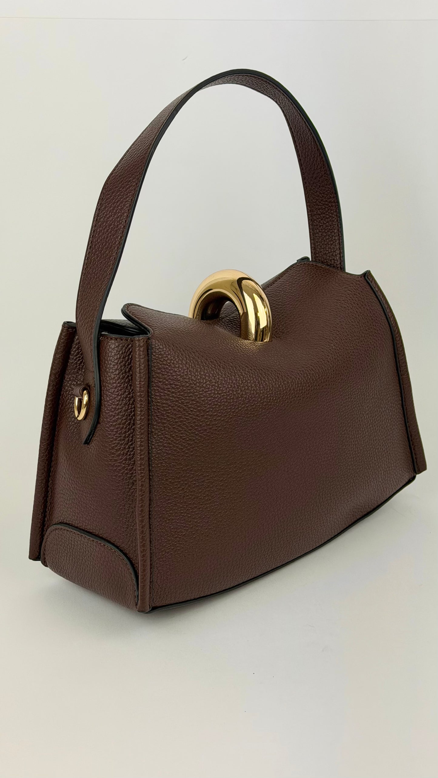 Carteira eco-pele castanha com detalhe dourado