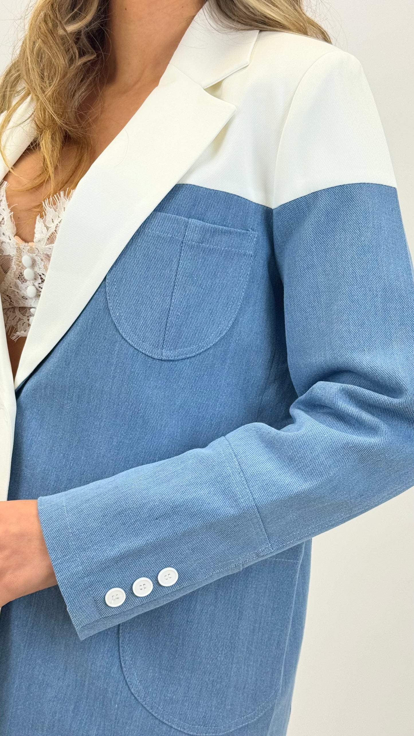 Blazer branco com parte ganga