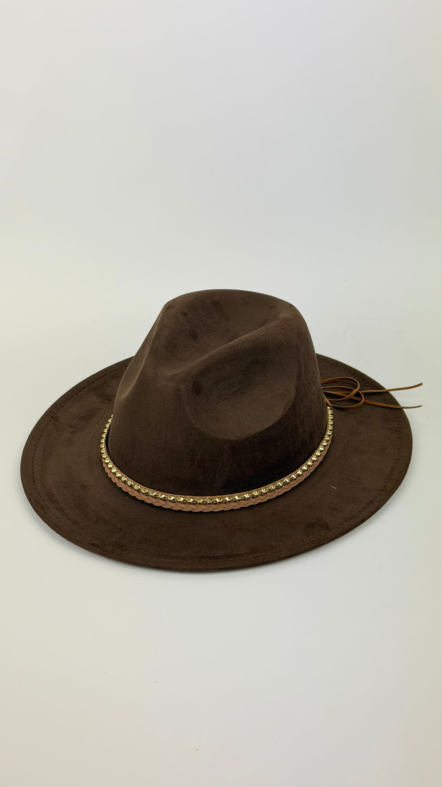Chapéu aba larga estilo camurça castanho