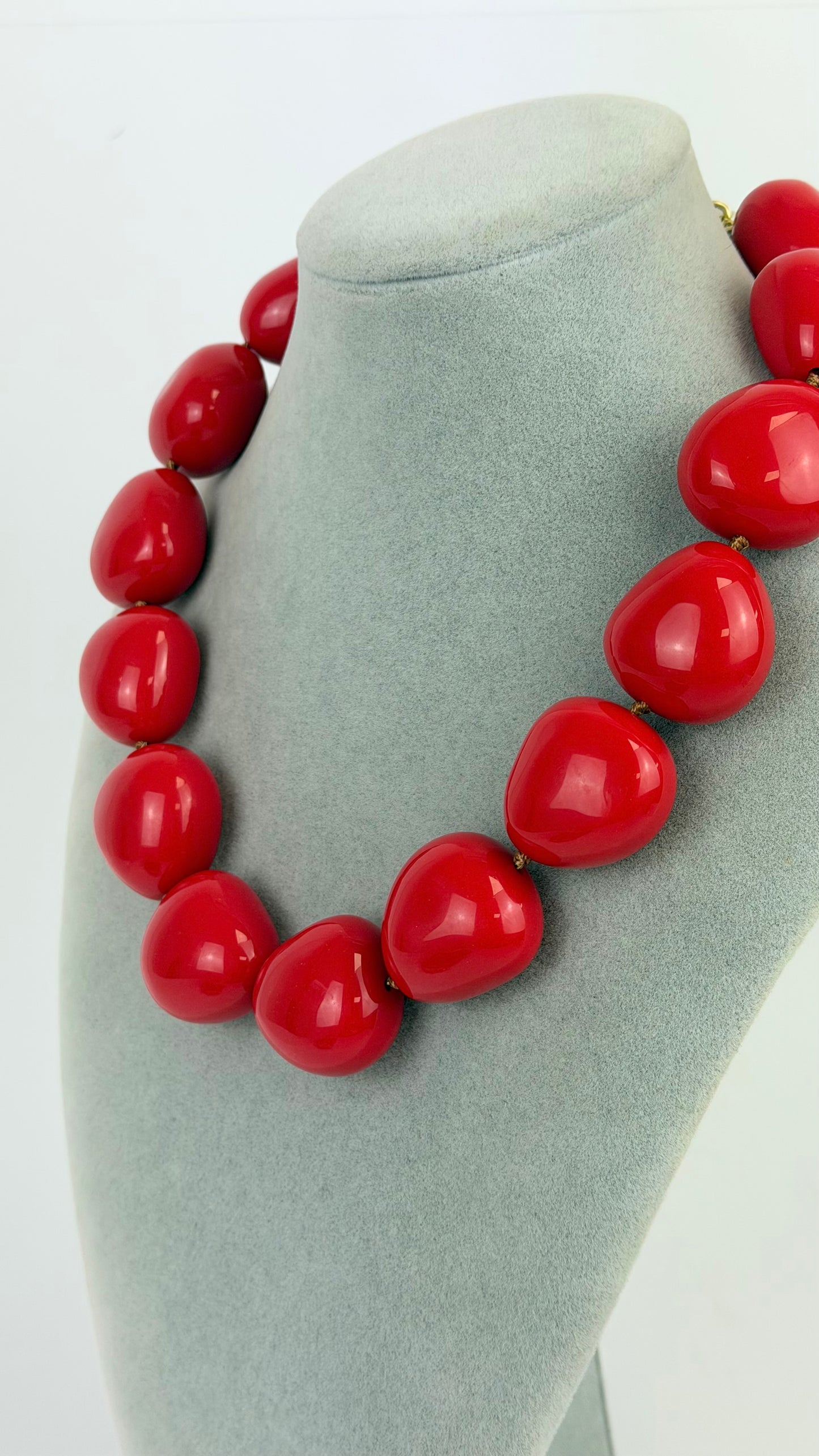 Colar bolas vermelhas