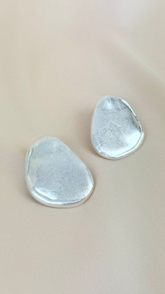 Brincos chapas prateado baço