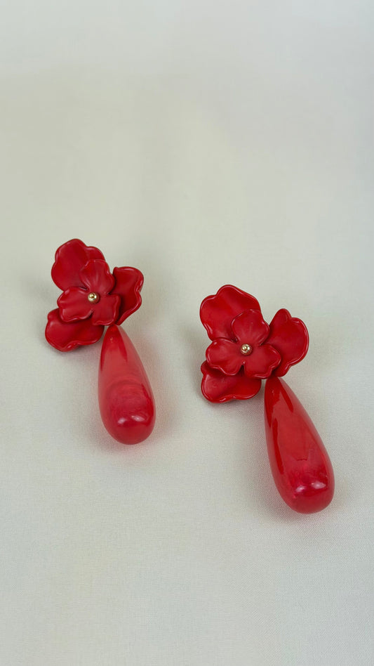 Brincos acrílico vermelho flor e pendente