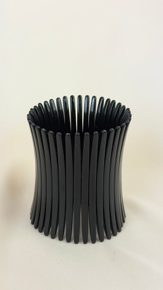 Pulseira elástica acrílico fino preto