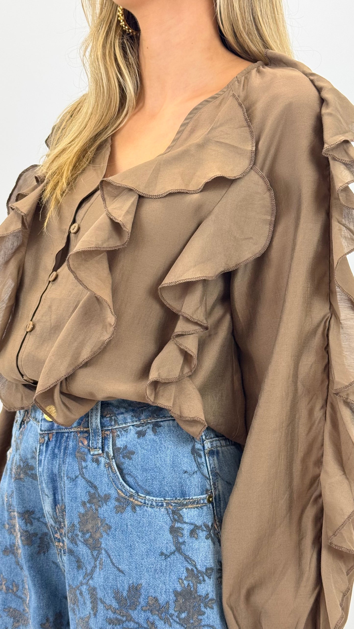 Blusa com folhos camel