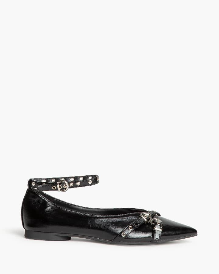 Sapato raso com fivelas preto