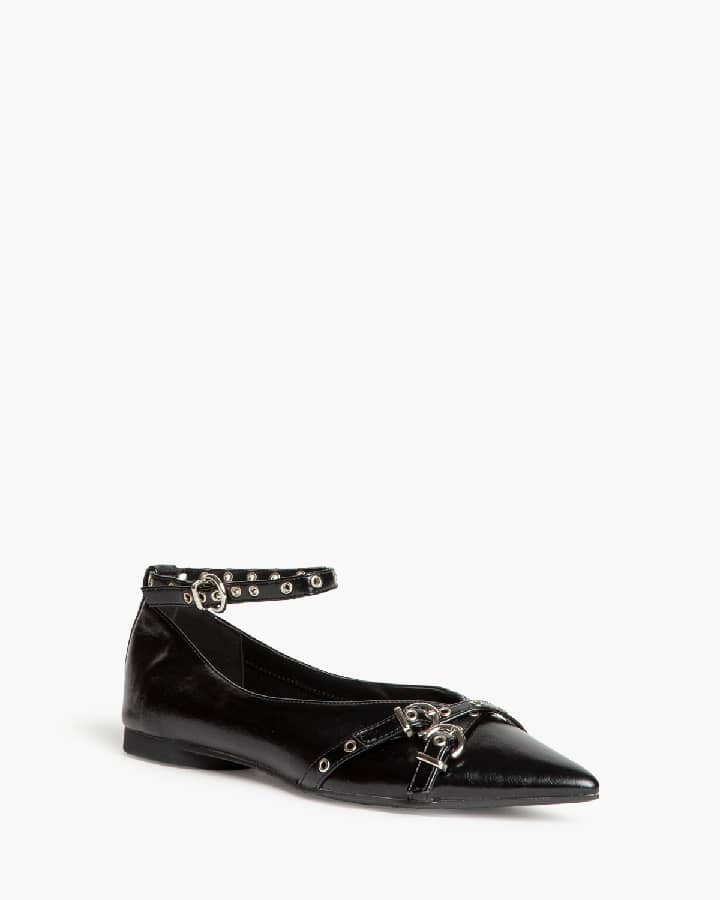 Sapato raso com fivelas preto