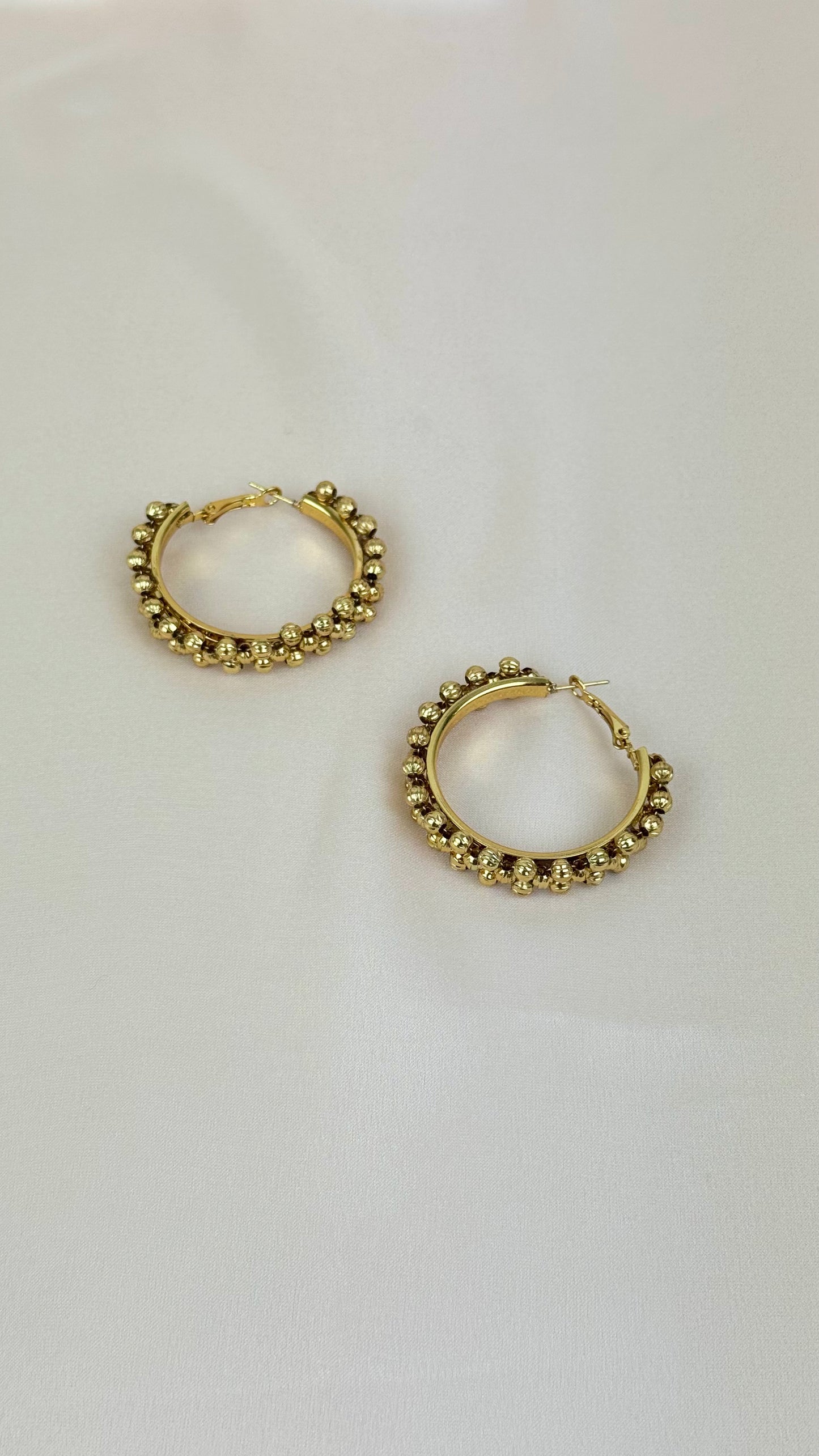 Brinco/ argola aço dourado com bolinhas