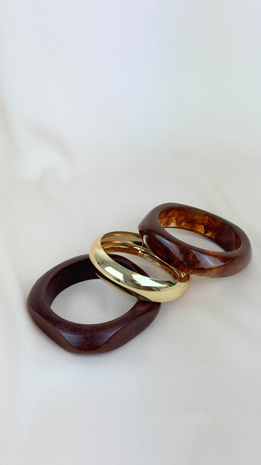 Conjunto 3 pulseiras madeira, dourado e acrílico