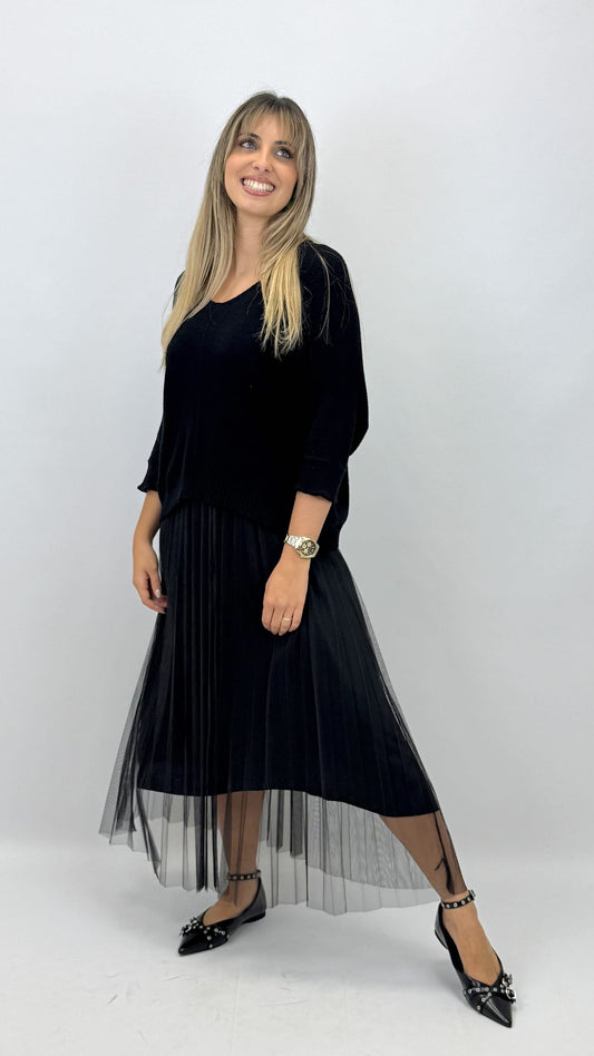 Vestido em tule com camisola malha preto