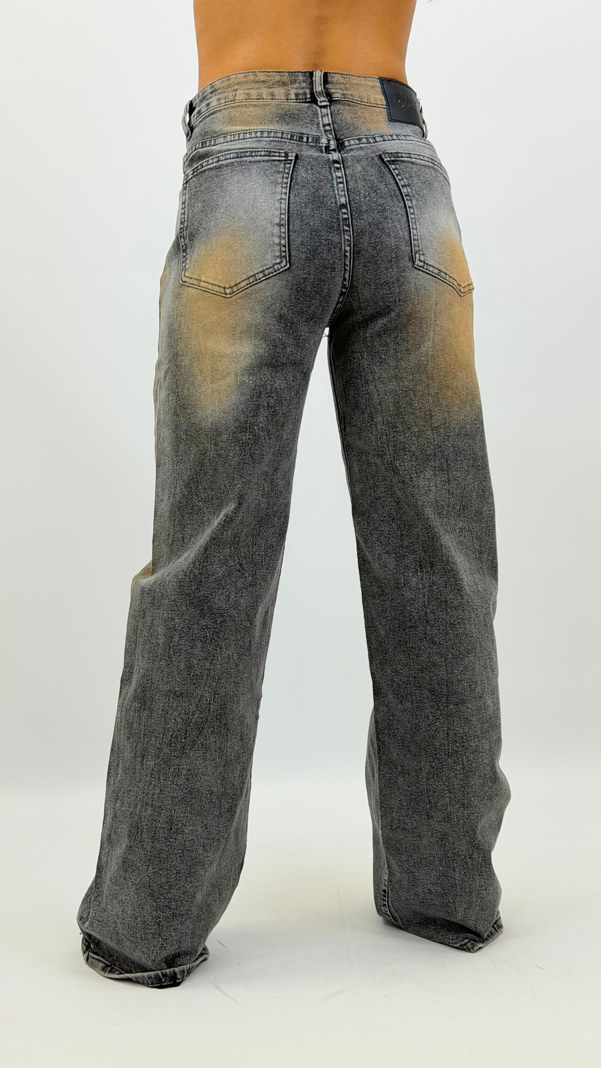 Calça ganga cinza efeito manchado camel com ligeiro brilho
