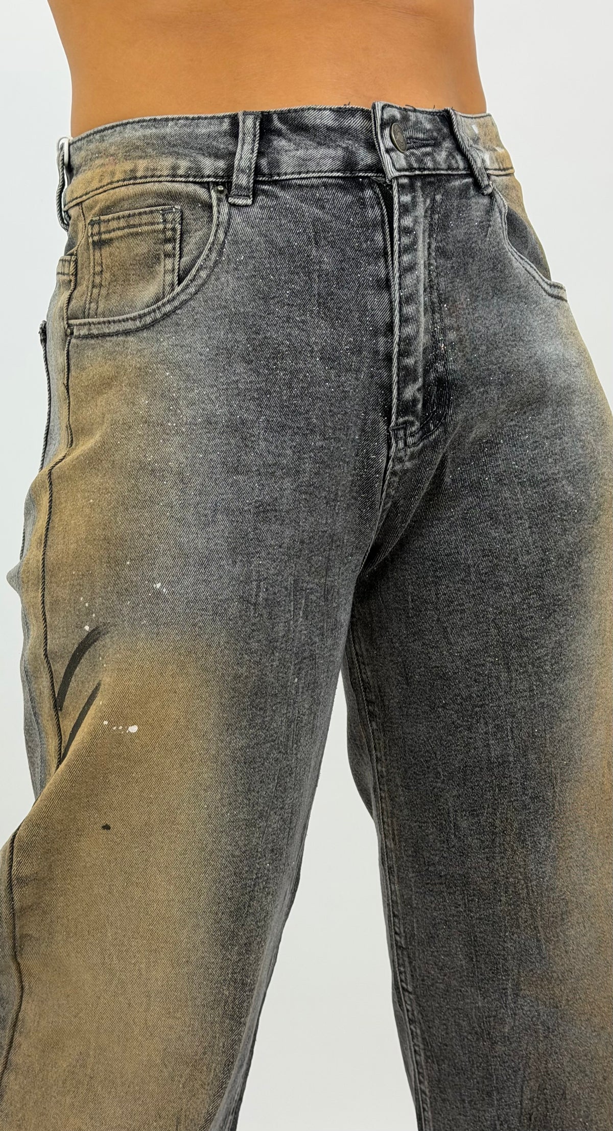 Calça ganga cinza efeito manchado camel com ligeiro brilho