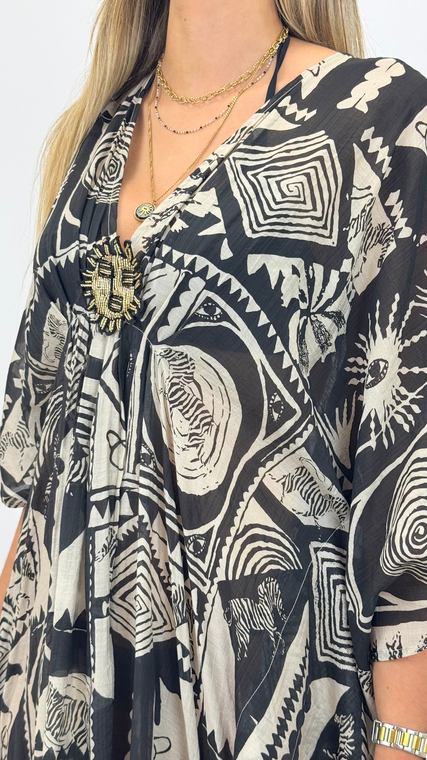 Kaftan étnico tons preto e bege