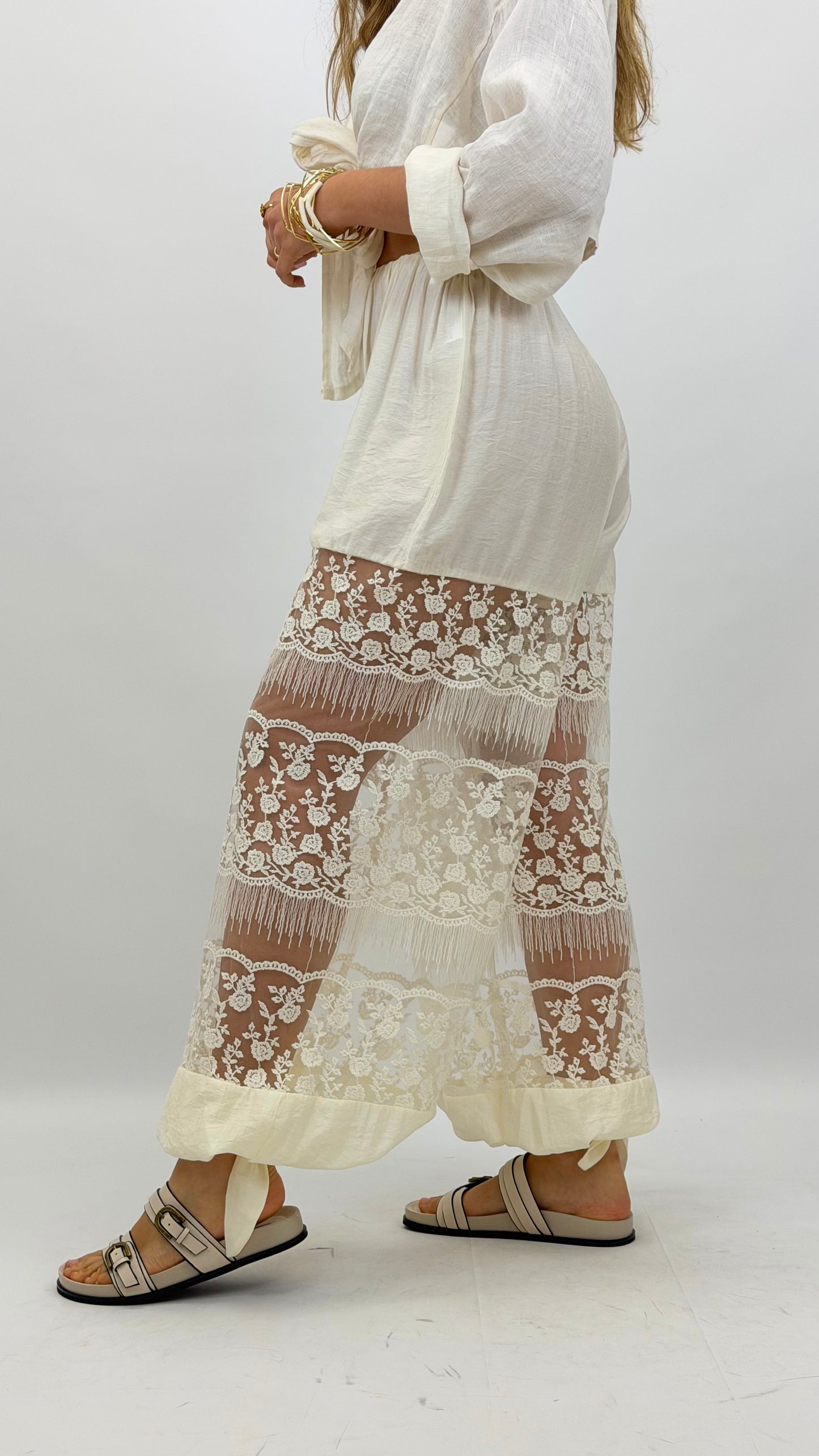 Calça pérola estilo balão com tule bordado