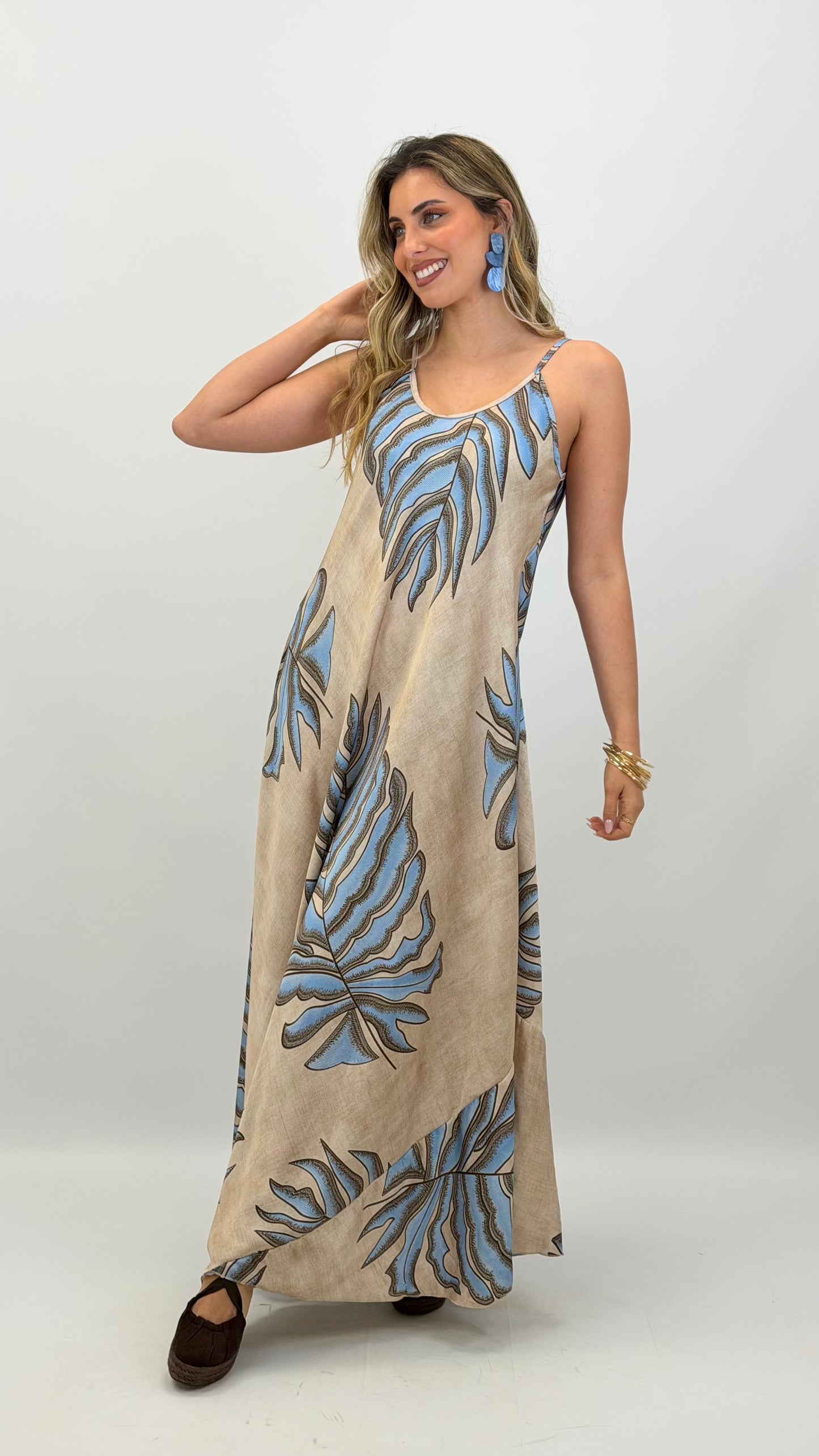 Vestido alças estampado folhas palmeira azul e castanho