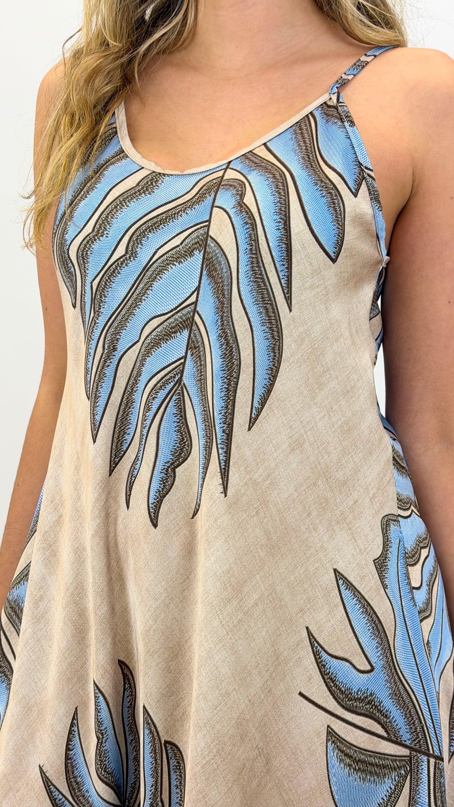 Vestido alças estampado folhas palmeira azul e castanho