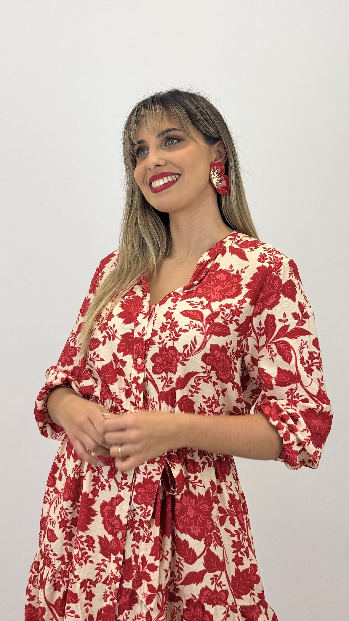 Vestido curto floral tons vermelho