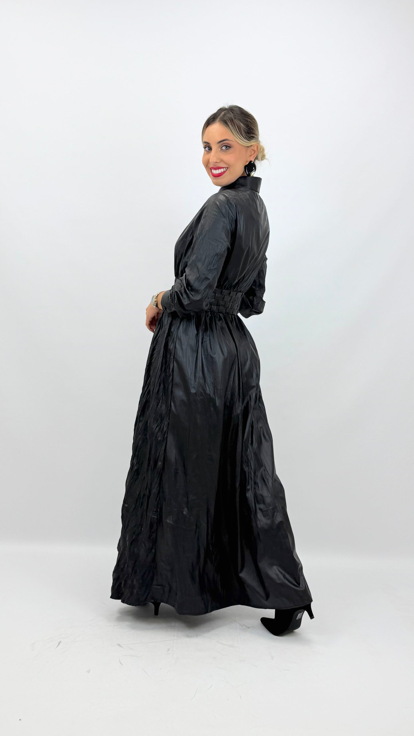 Vestido comprido eco-pele drapeado preto