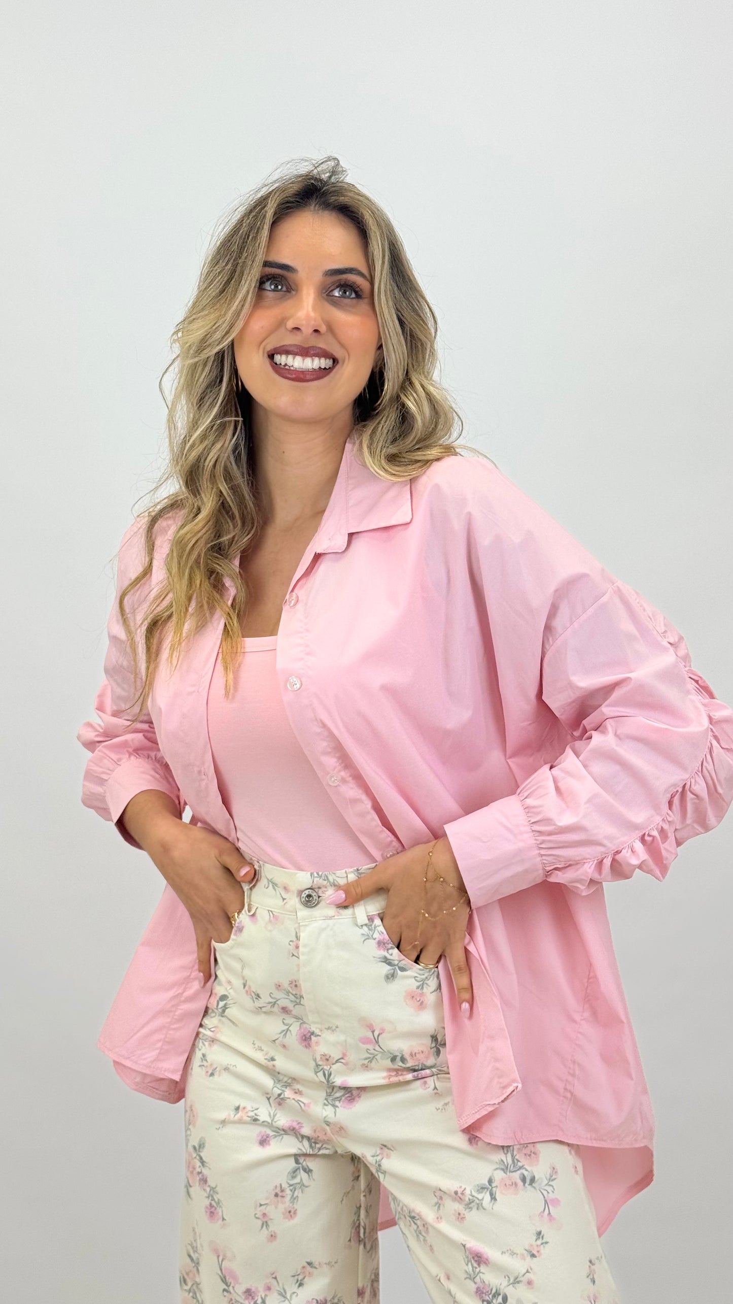 Blusa rosa oversized com drapeado na manga