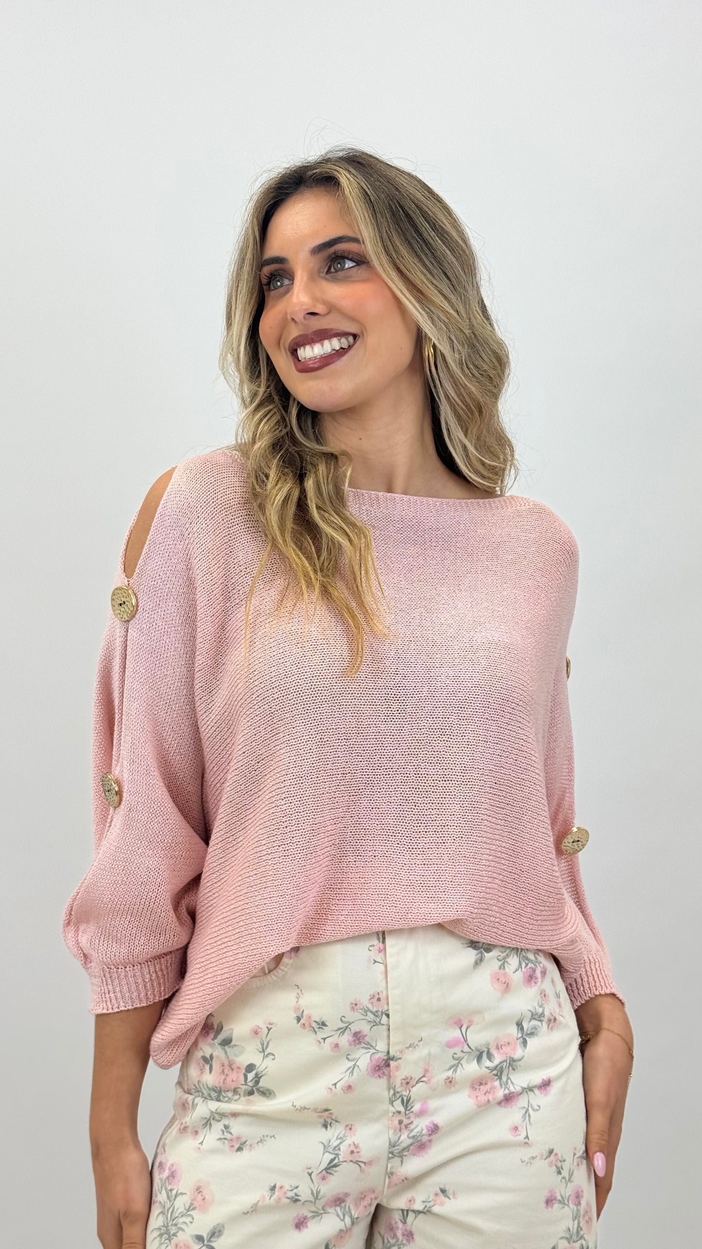 Camisola meia-estação rosa com detalhes dourados na manga
