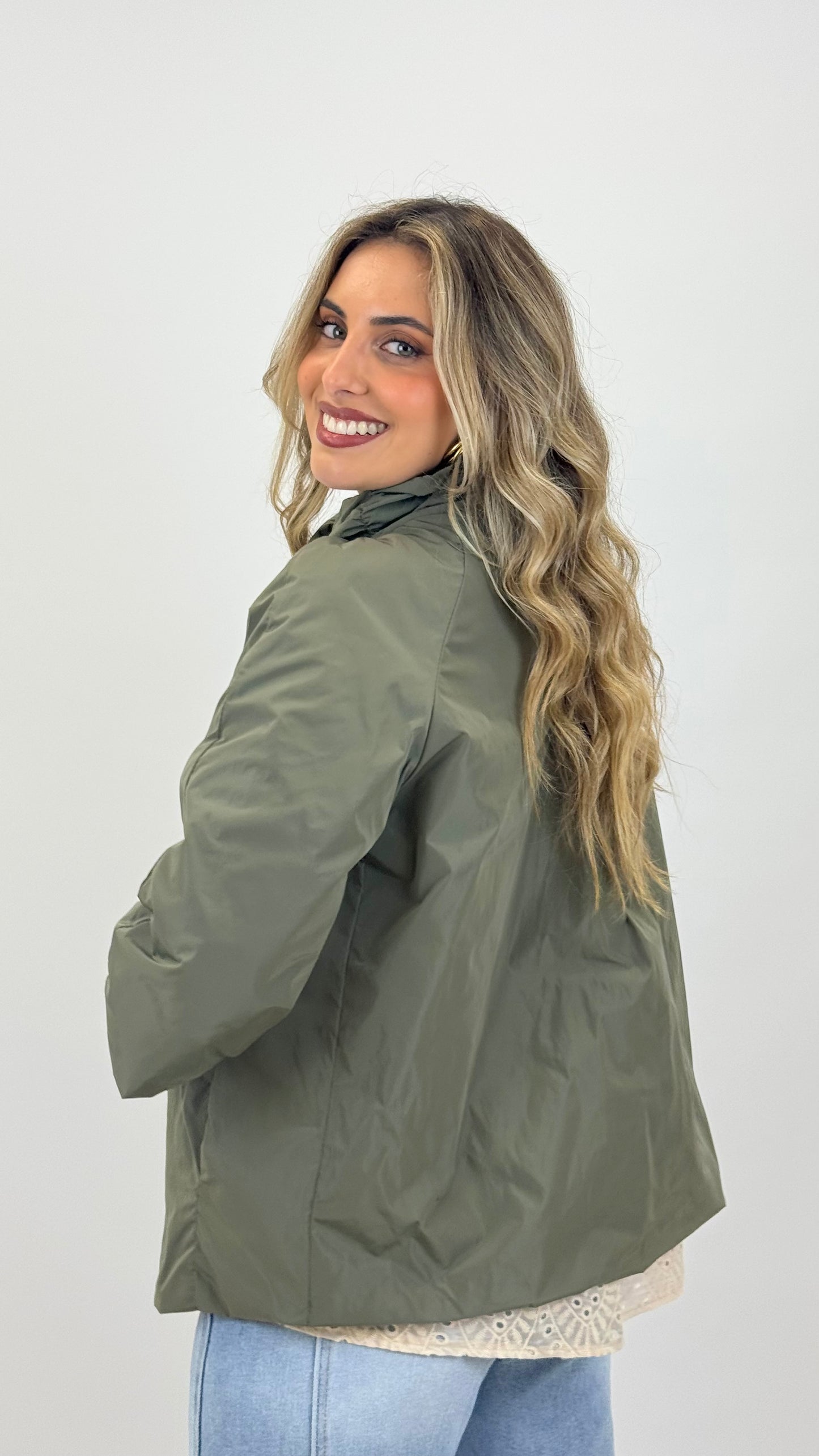 Parka manga 3/4 com botões verde-seco