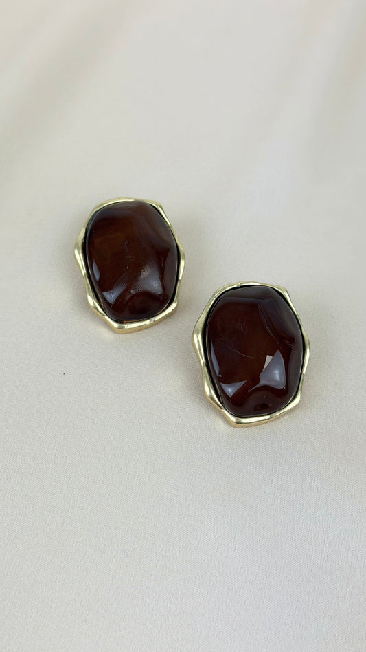 Brincos pedras castanhas com rebordo dourado