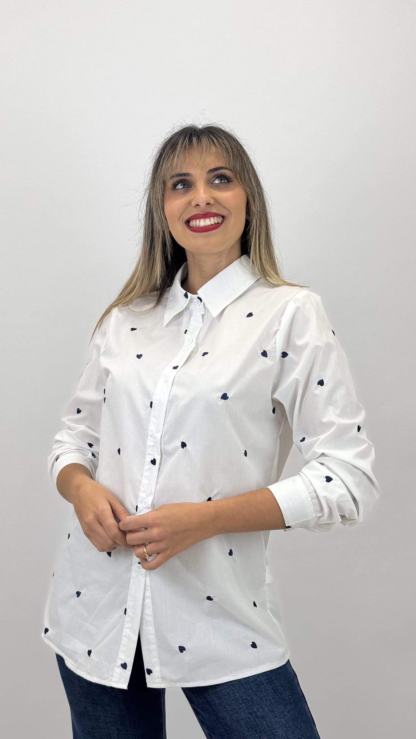 Camisa algodão branca com corações