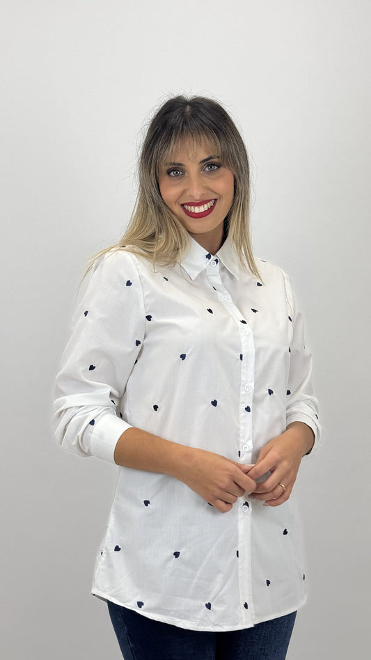 Camisa algodão branca com corações