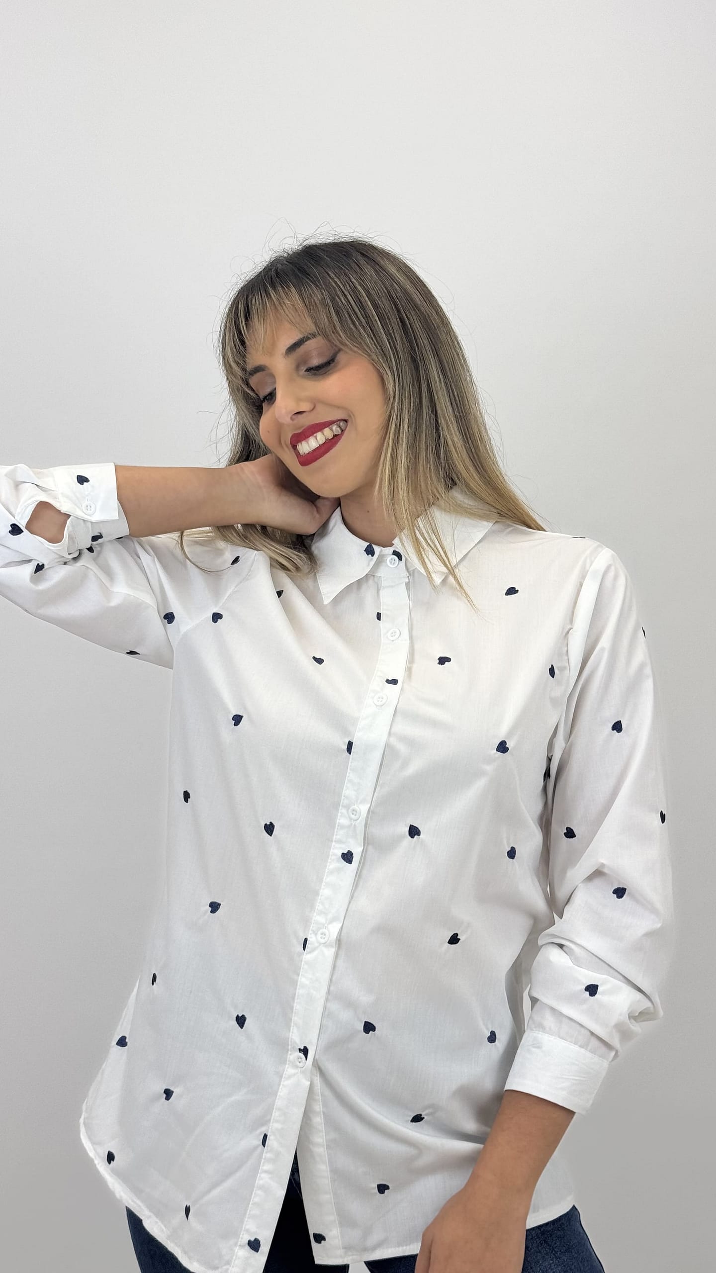 Camisa algodão branca com corações