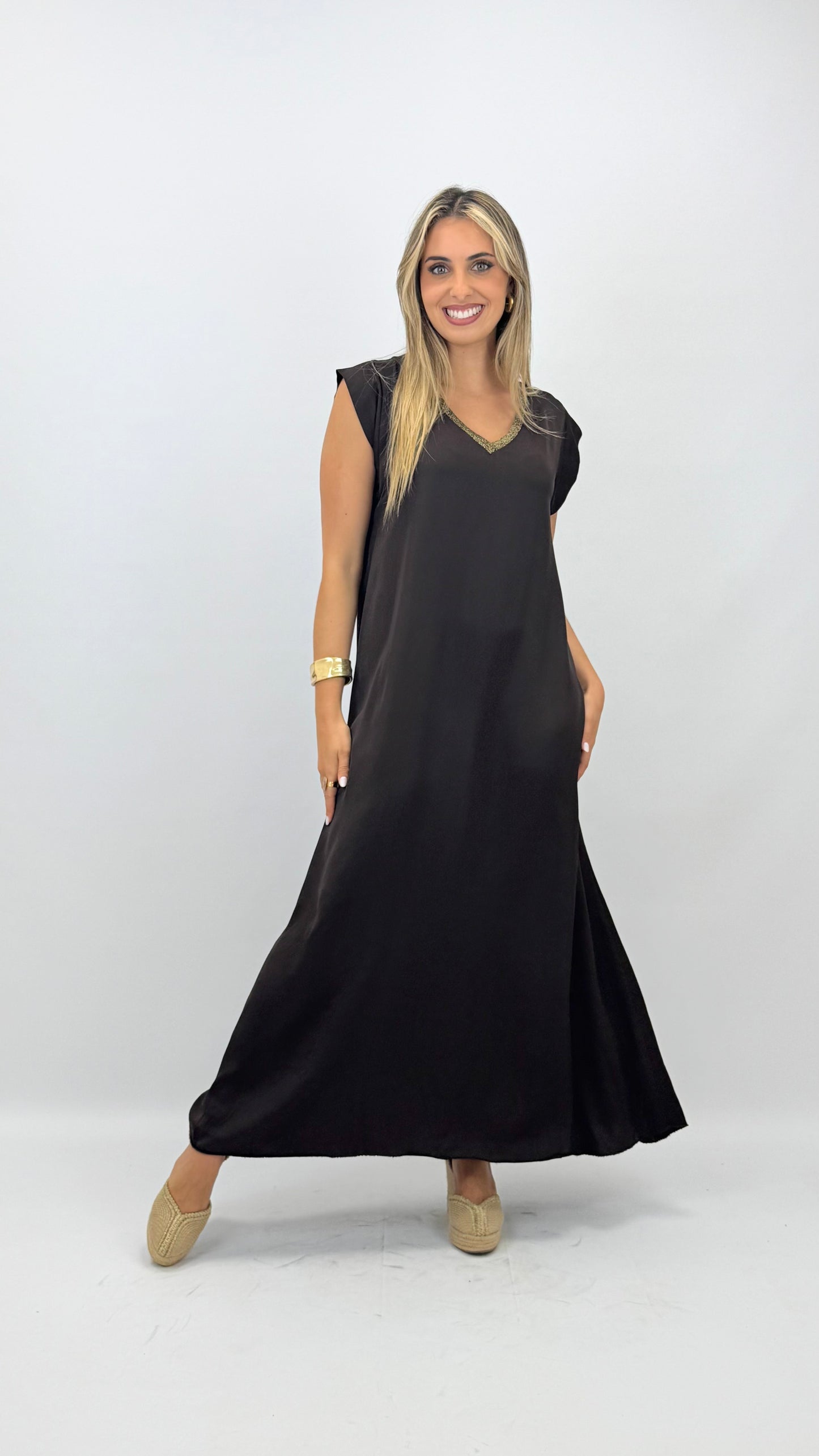Vestido acetinado castanho