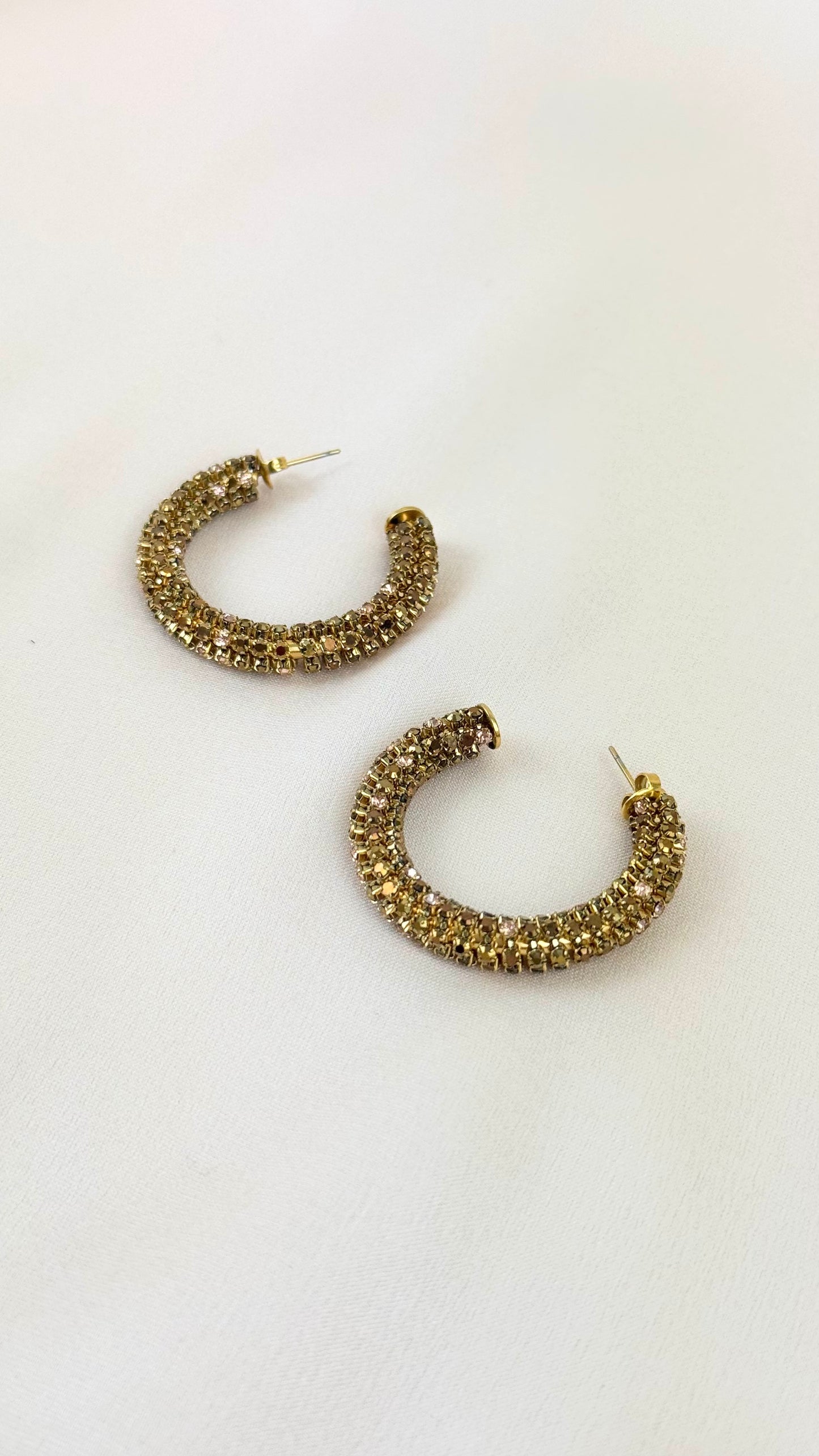 Brincos/argolas aço com ligeiro brilho