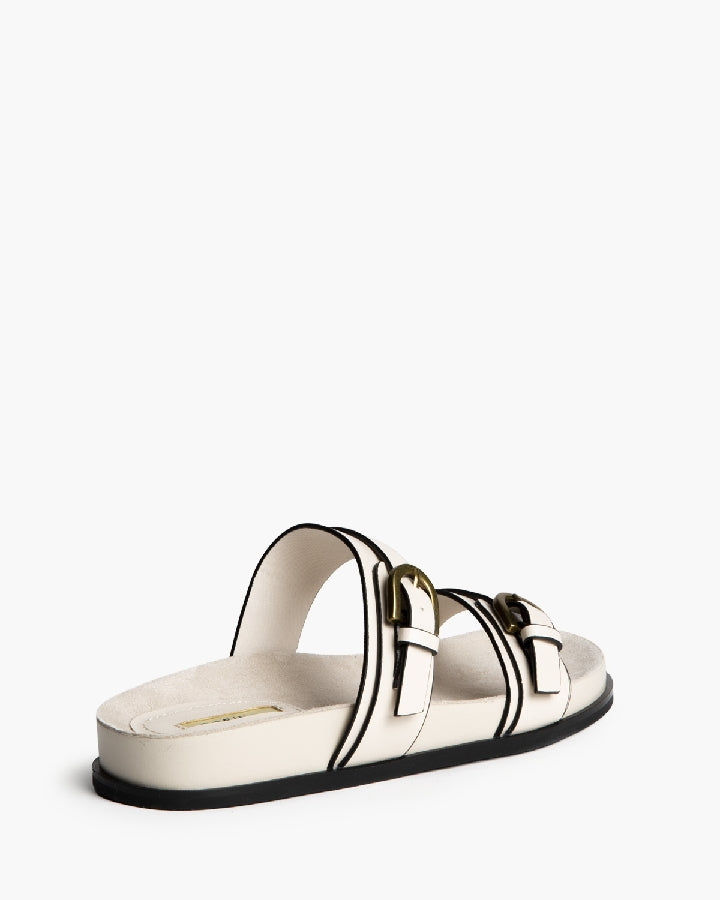 Sandália/chinelo com fivelas pérola
