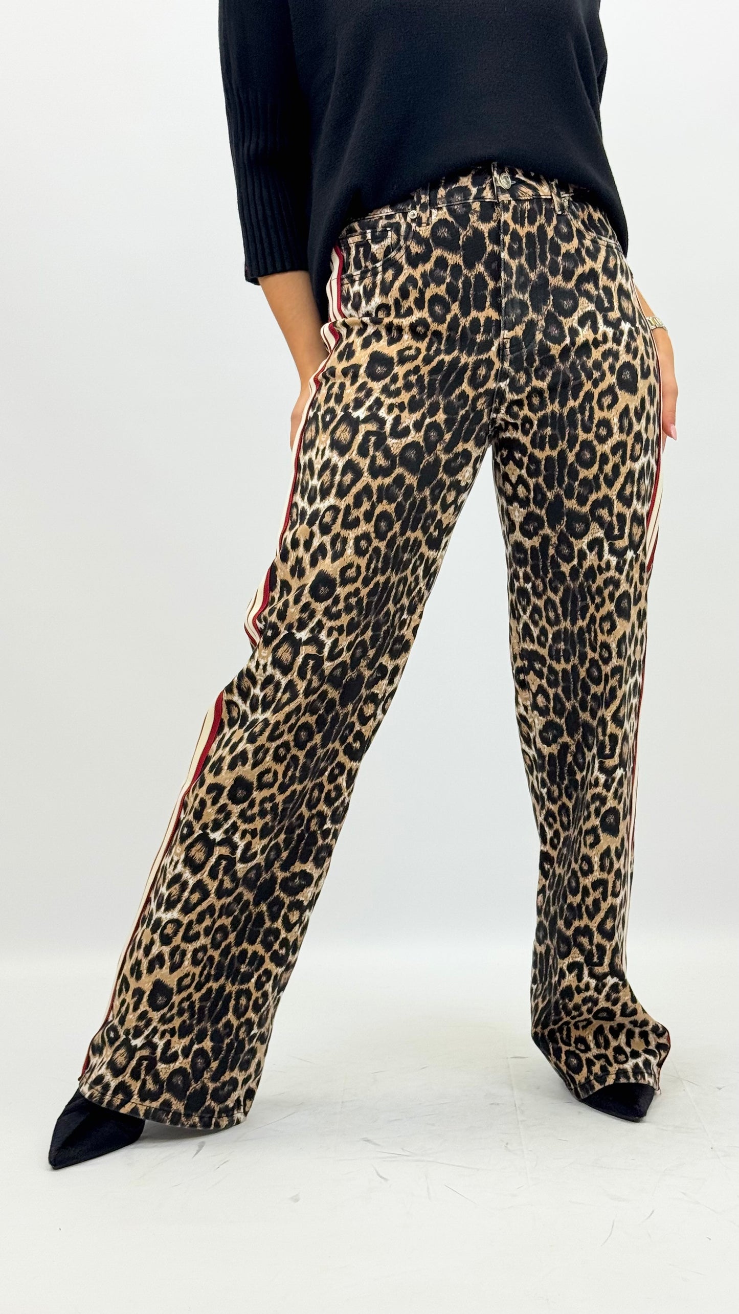 Calça animal-print risca lateral vermelha e pérola