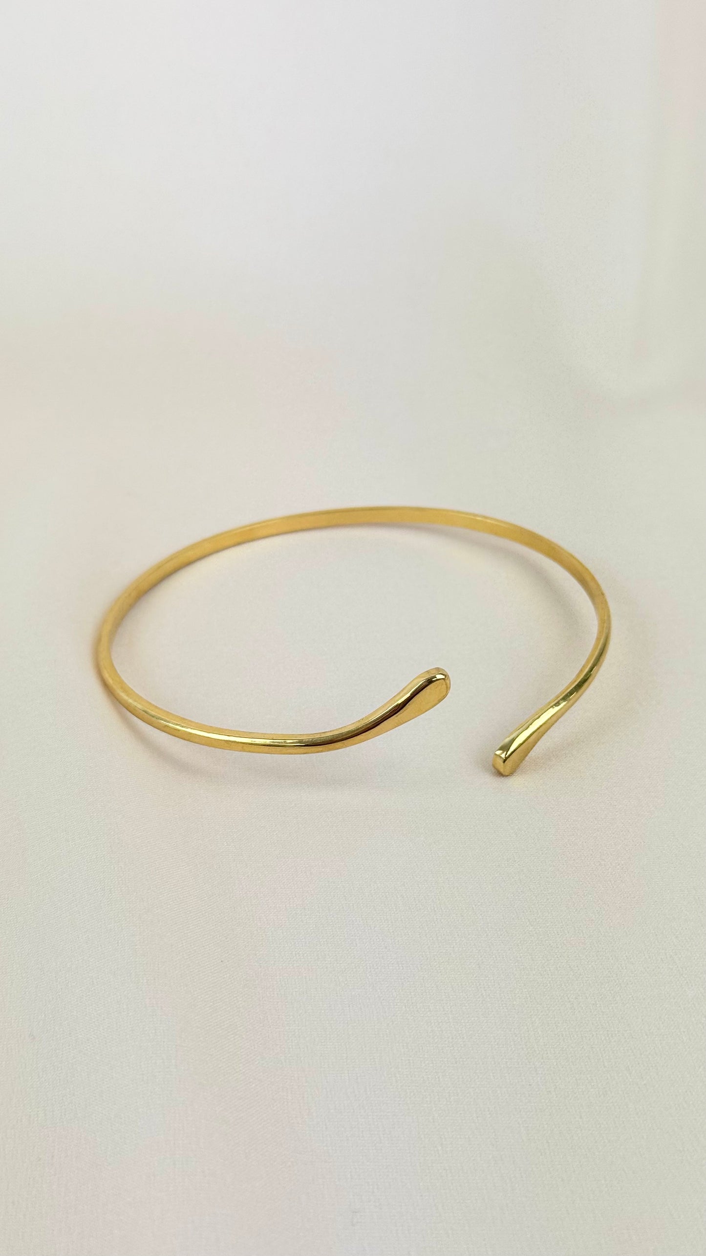 Pulseira de braço aço simples