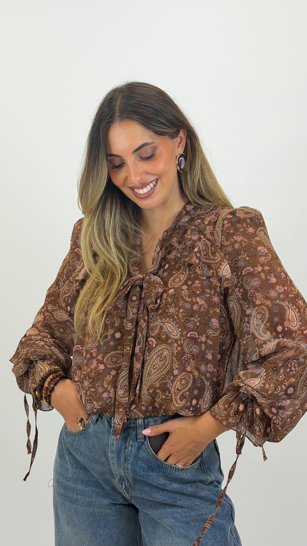 Blusa estampado cornucópias tons castanho