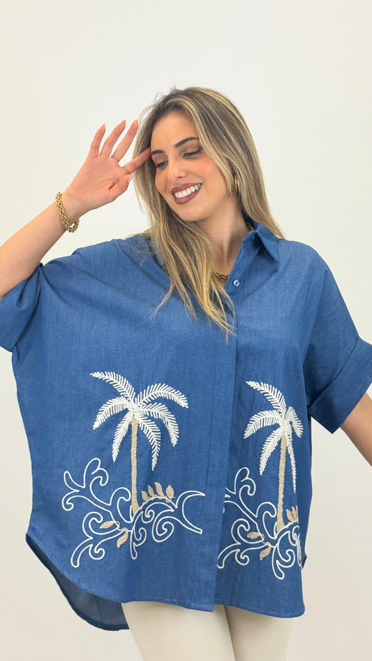Blusa ganga azul com palmeiras bordadas