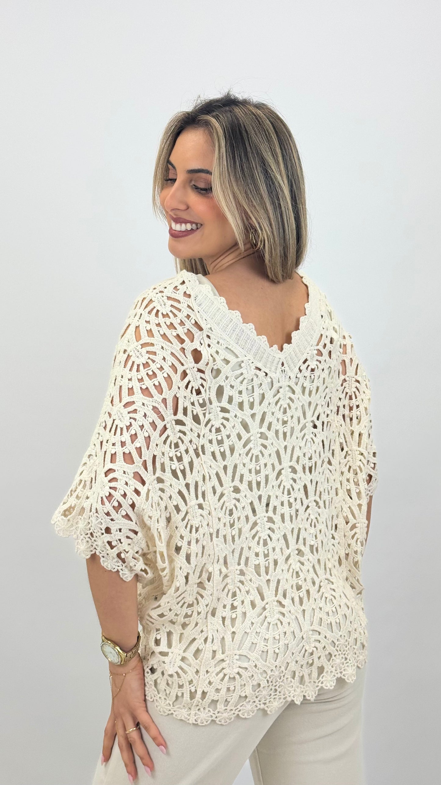 Blusa em croché creme
