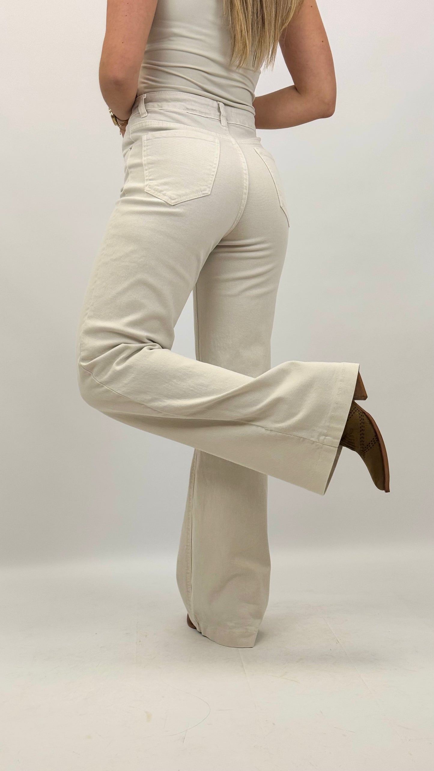 Calça sarja wide-leg creme