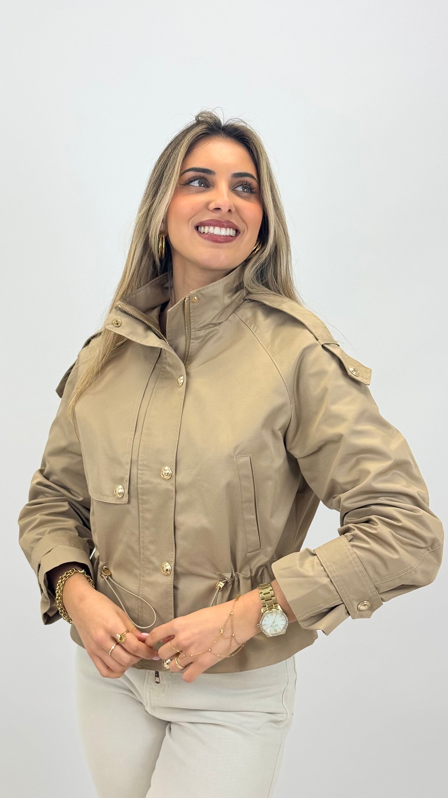 Parka camel de meia-estação com cintura ajustável
