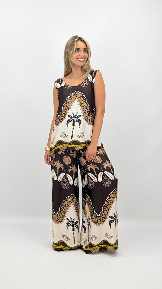 Pantalona acetinada tons castanho