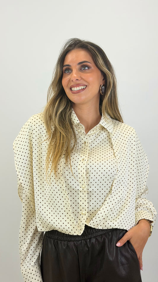 Blusa creme com pintinhas castanhas