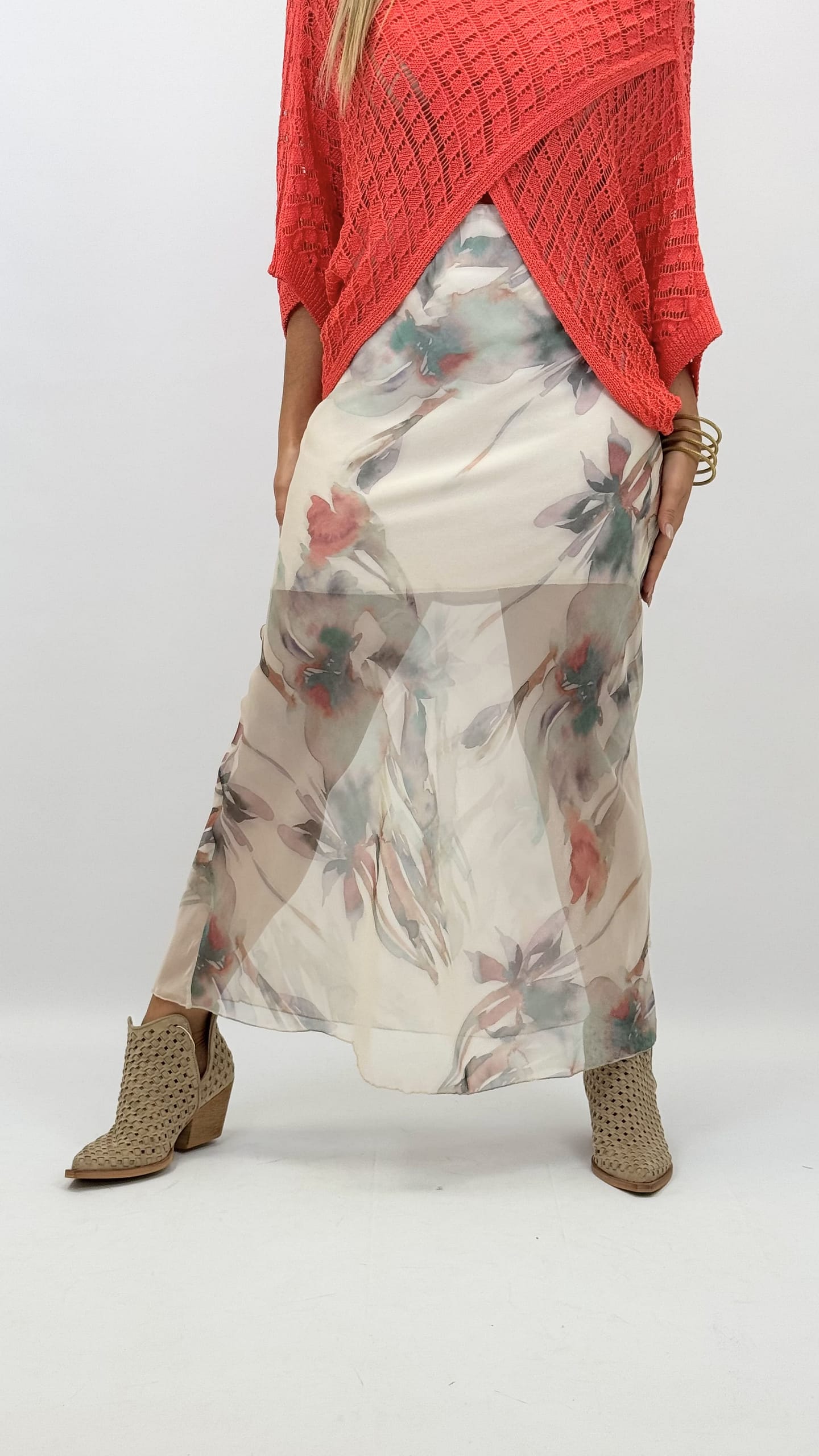 Saia estampado floral suave aguarela