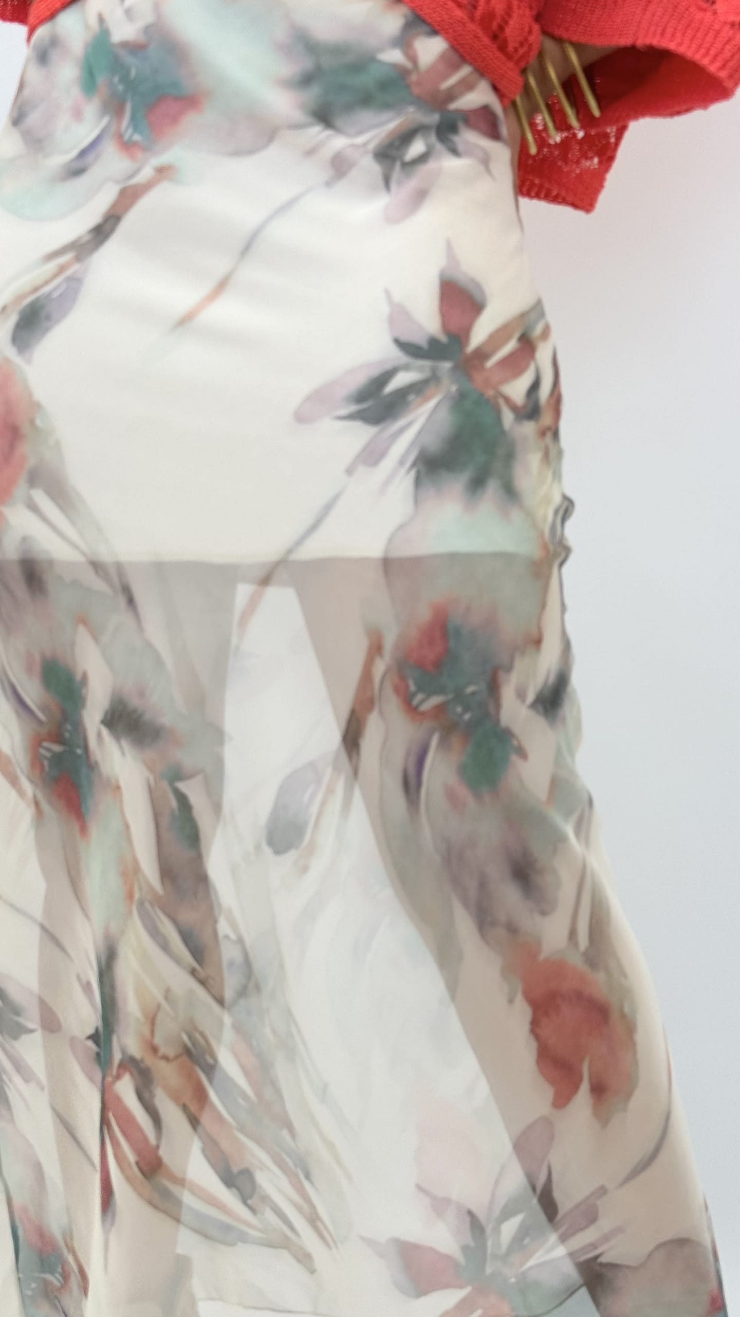 Saia estampado floral suave aguarela